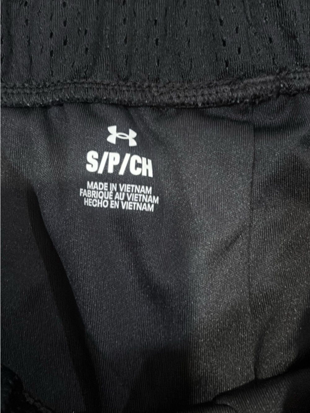 NWOT Under Armour Women's Black Performance Mesh Shorts - Picture 2 of 2